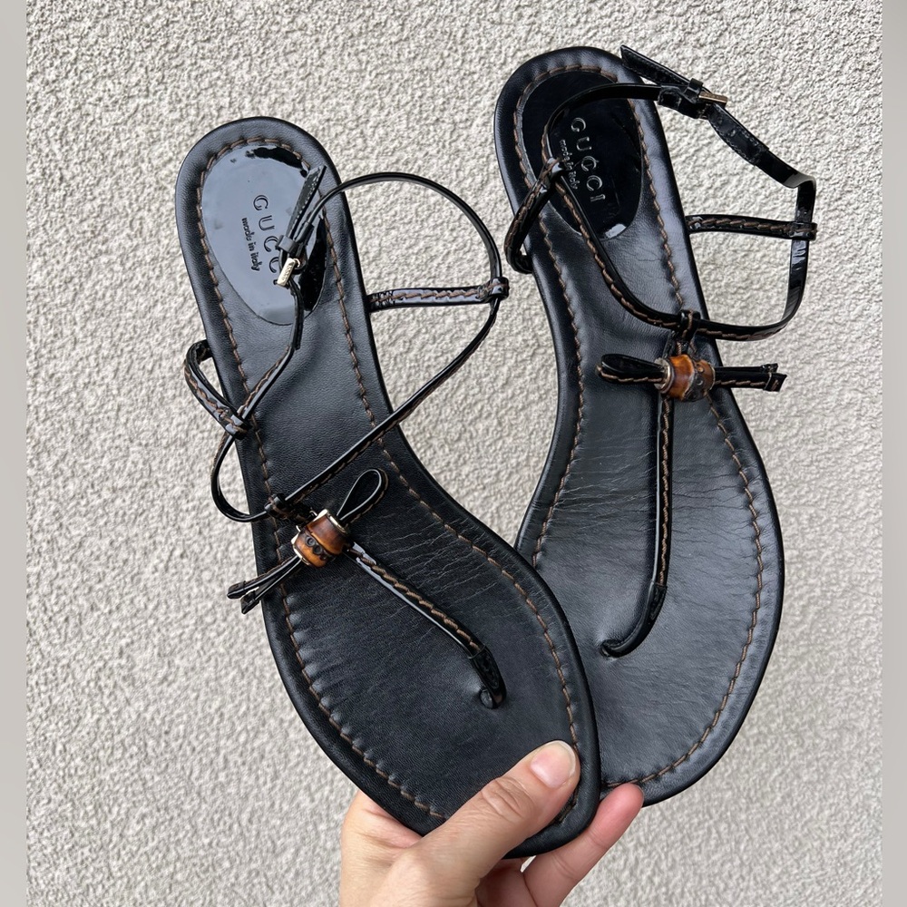 Gucci Thong Black Patent Leather Sandals 39
